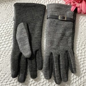 Joe Fresh stylish fleece lined gloves with tech friendly finger tip